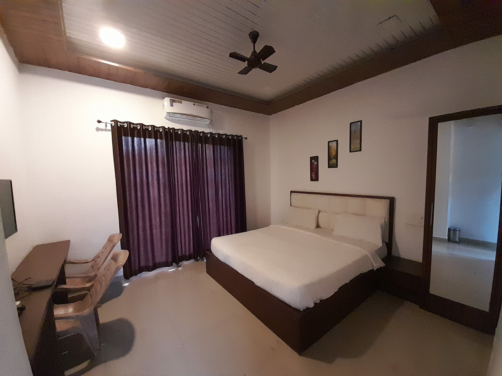 Hotel Valleywood - Luxury Room with balcony - 206 - Bedroom view 2