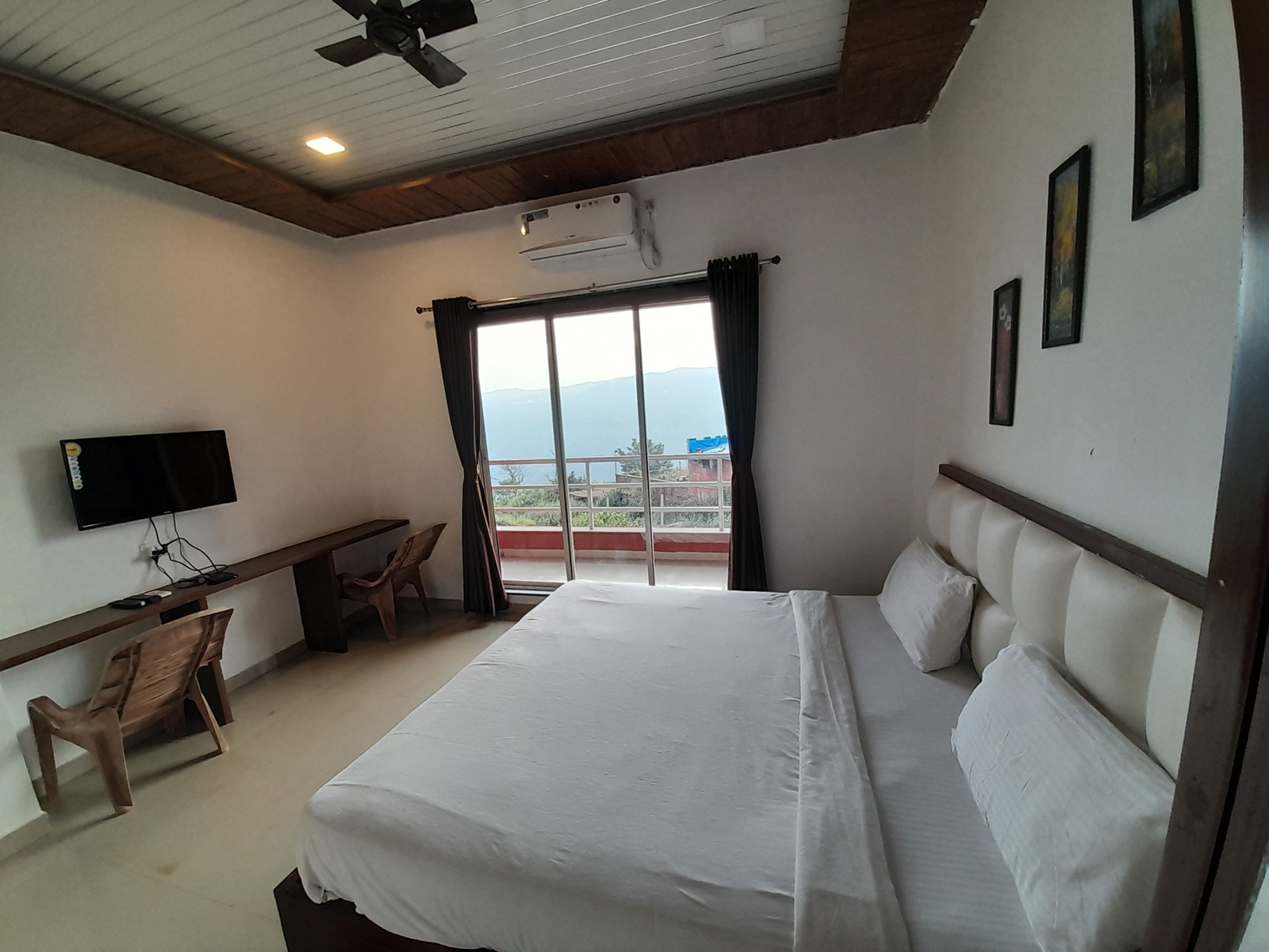 Hotel Valleywood - Luxury Room with balcony - 206 - Bedroom view 4