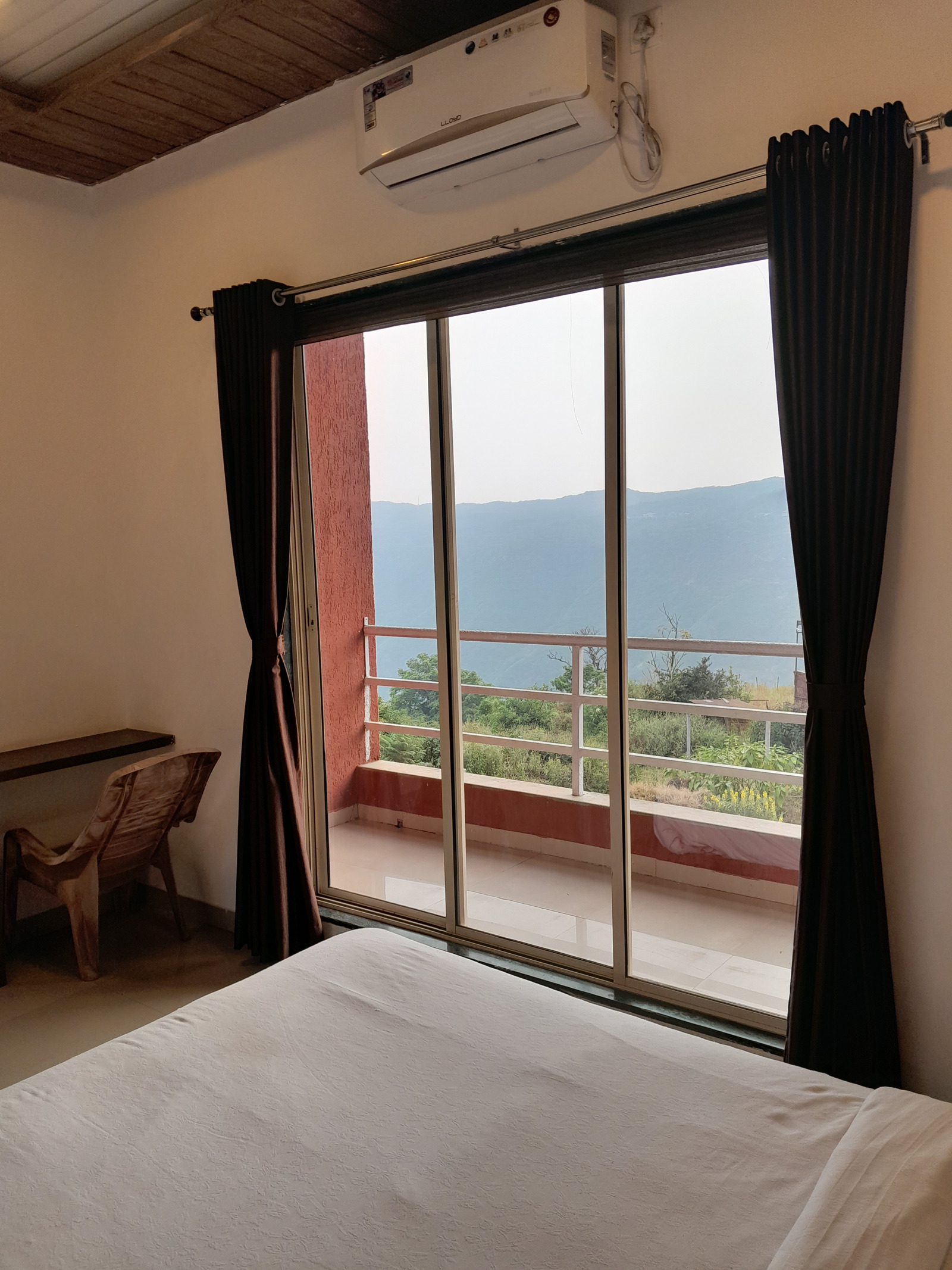 Hotel Valleywood - Luxury Room with balcony - 206 - Bedroom view 5